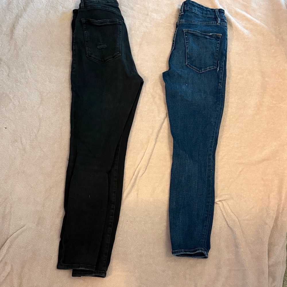 Good American Women's Black and Blue Skinny Jeans sold as a pair